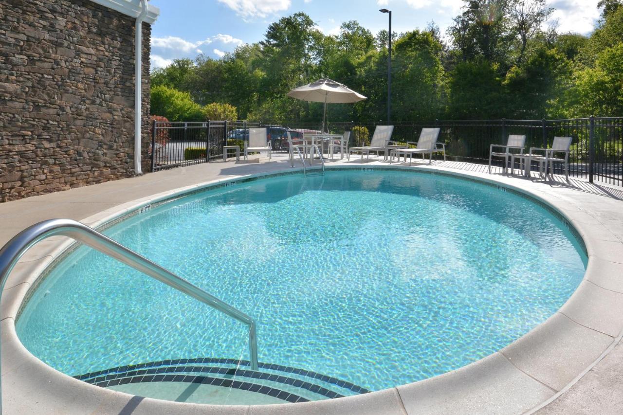Country Inn & Suites By Radisson, Asheville West Near Biltmore Exteriér fotografie