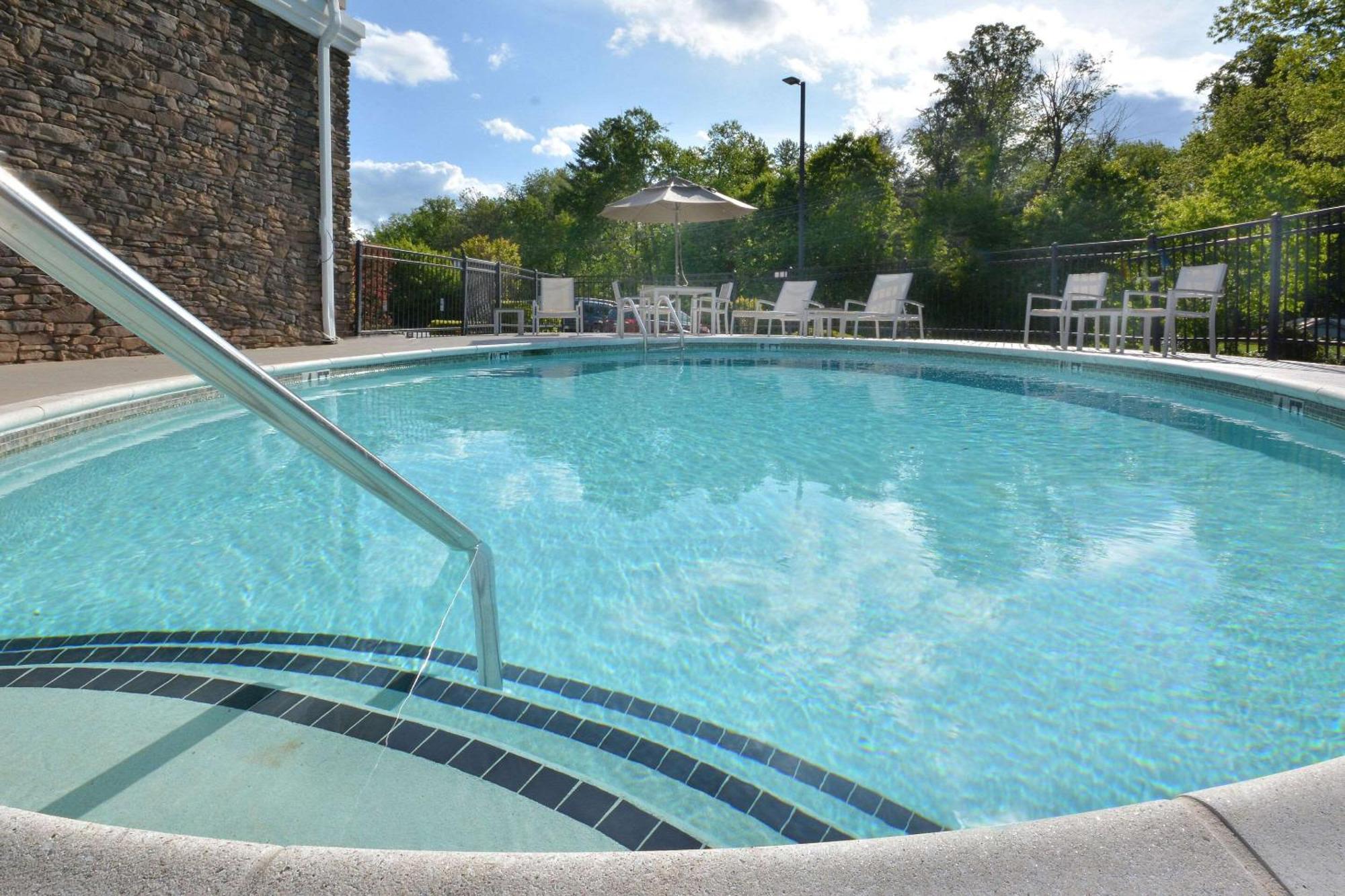 Country Inn & Suites By Radisson, Asheville West Near Biltmore Exteriér fotografie
