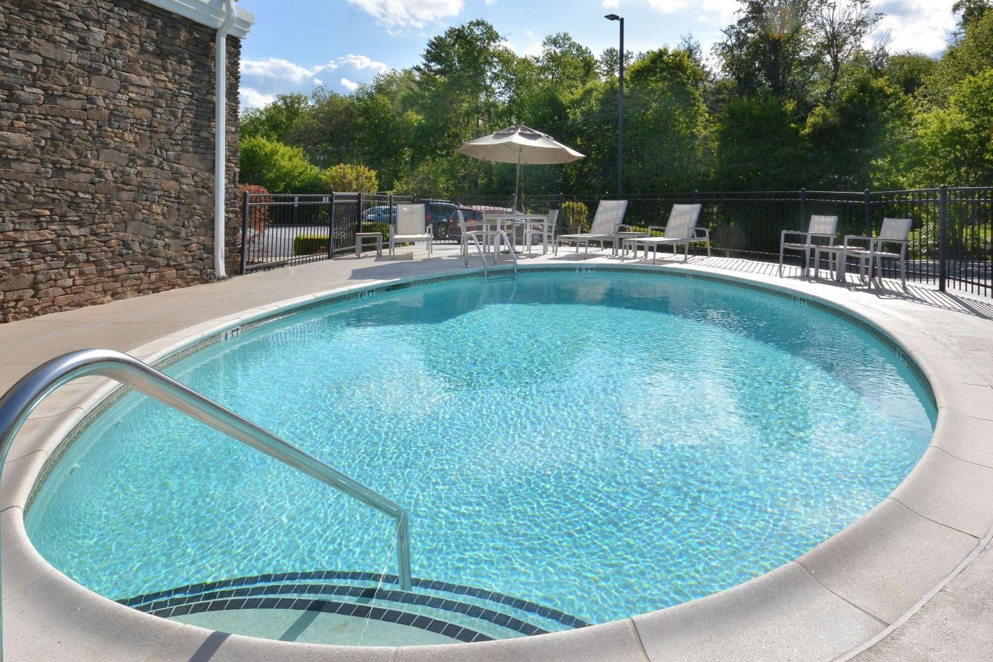Country Inn & Suites By Radisson, Asheville West Near Biltmore Exteriér fotografie